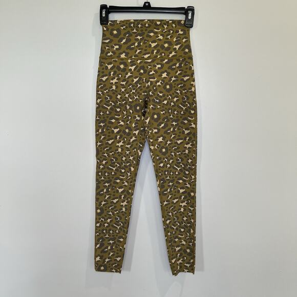 Offline By Aerie Goals 7/8 Legging Hi Rise Short Inseam Women’s Size Small Camo‎ - Picture 1 of 5